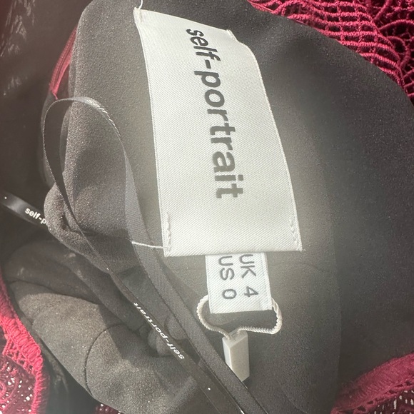 Self-Portrait Burgundy Guipure Lace Teardrop Paneled Dress - 0-2 - Picture 12 of 16